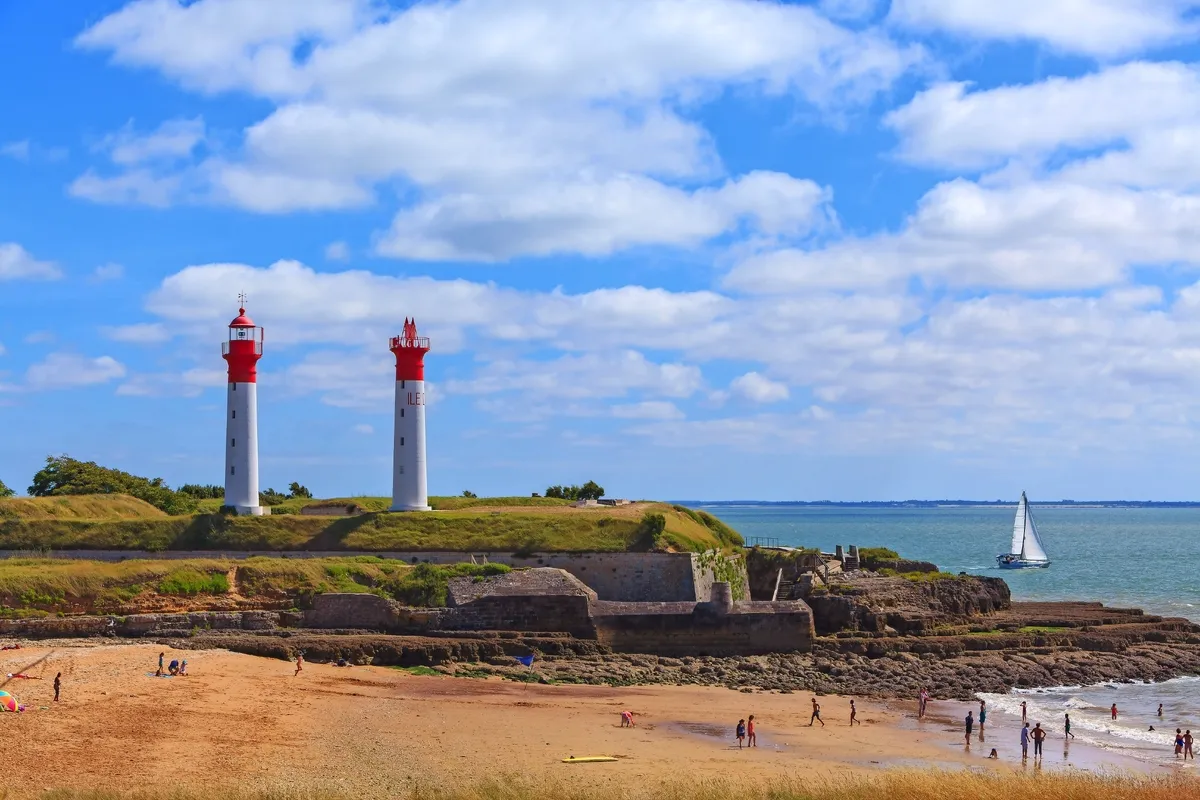 Leuchttürme und Befestigungen der Insel Aix - © zzzz17 - Fotolia