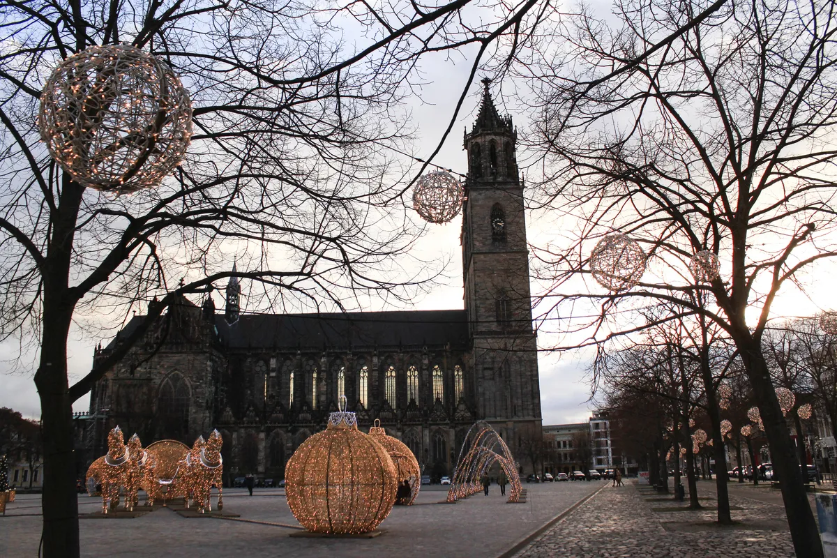 Magdeburger Domplatz im Festtagsschmuck - © holger.l.berlin - stock.adobe.com