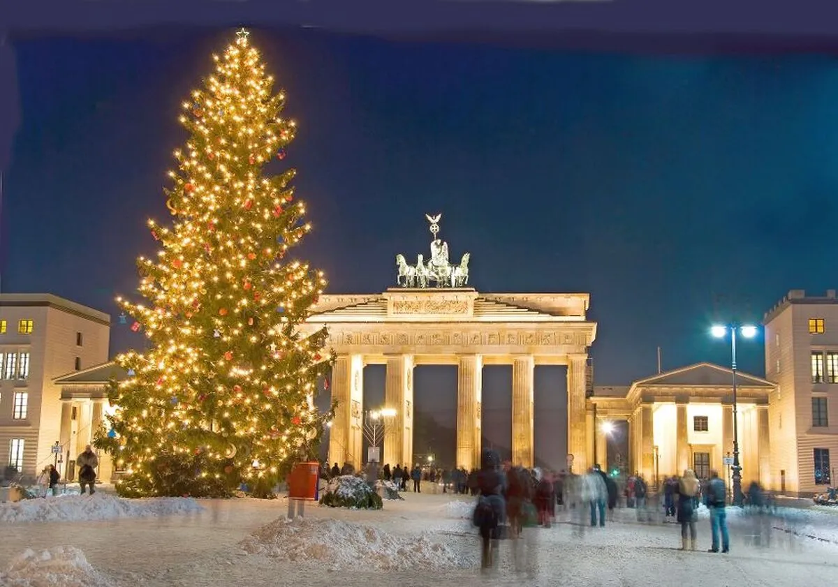 Weihnachtsbaum am Brandenburger Tor, Berlin - © flashpics - Fotolia