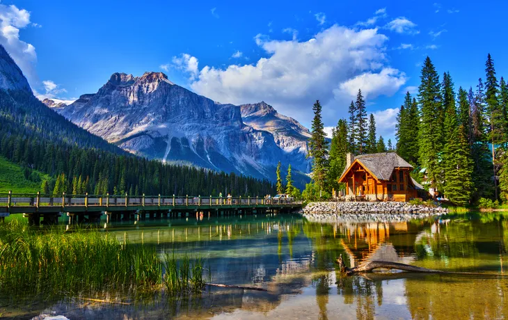 Emerald Lake in den kanadischen Rocky Mountains im Yoho-Nationalpark, British Columbia, Kanada - © Ronnie Chua