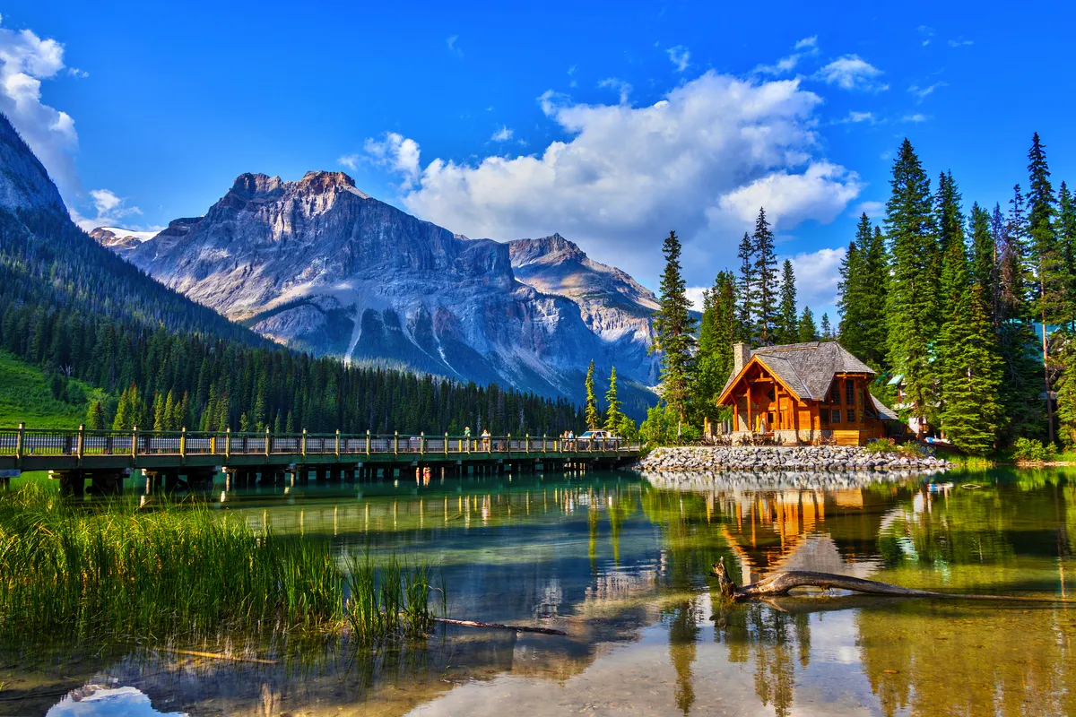 Emerald Lake in den kanadischen Rocky Mountains im Yoho-Nationalpark, British Columbia, Kanada - © Ronnie Chua