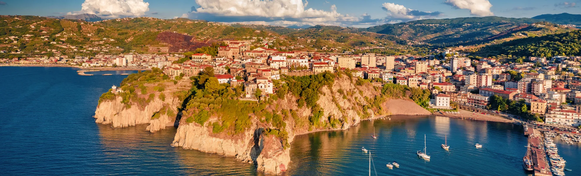 Hafen von Agropoli an der Cilentoküste - © Andrew Mayovskyy - stock.adobe.com