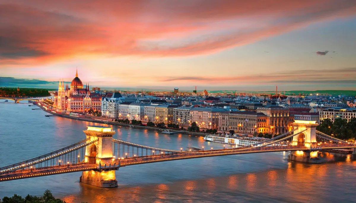 Sonnenuntergang über Budapest - © anko_ter - stock.adobe.com