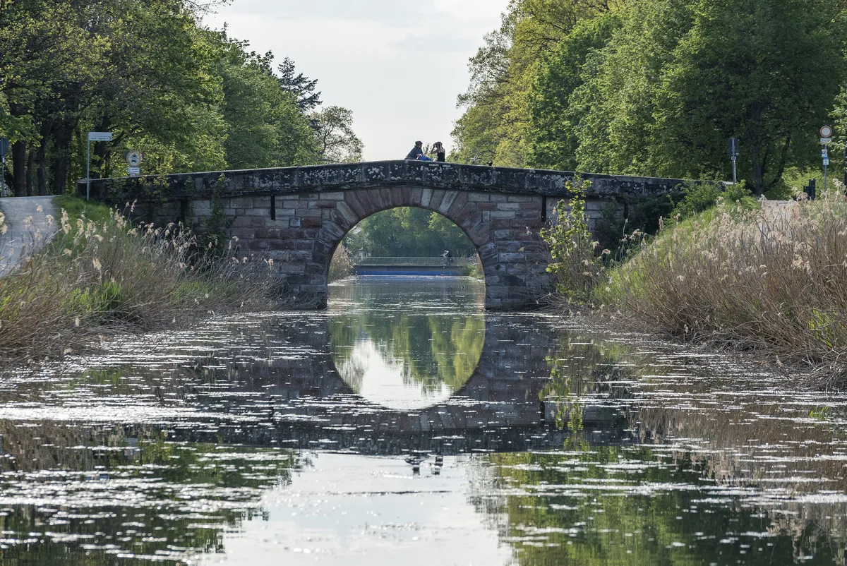 Radweg am historischen Ludwigskanal - © Max Media - stock.adobe.com
