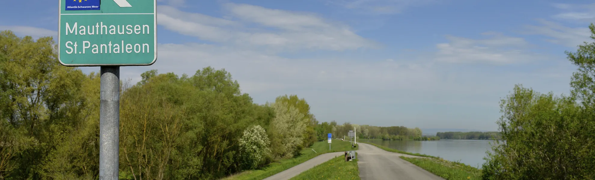 Donauradweg - ©                                                       