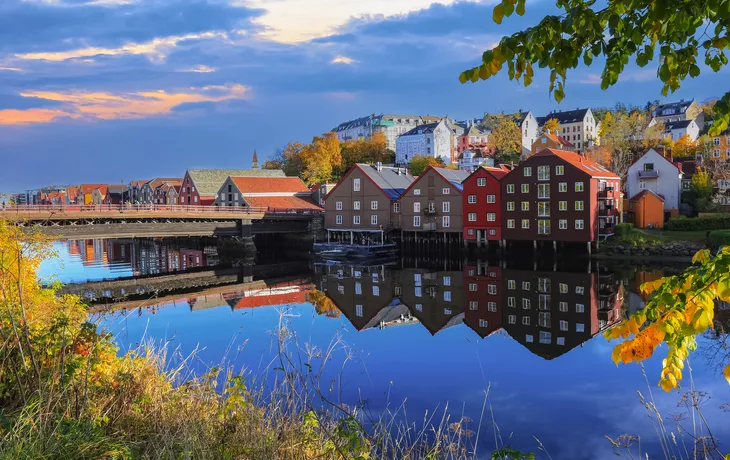 Fluss Nidelva und die Alte Brücke in Trondheim - © liramaigums - stock.adobe.com