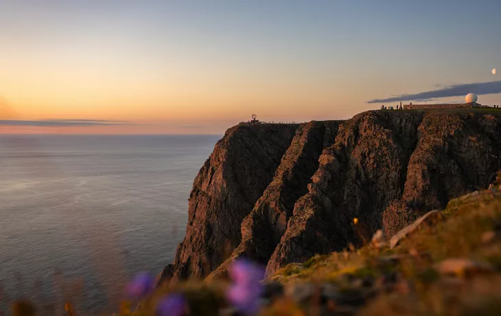 Mitternachtssonne am Nordkap - © davidsonnabend - stock.adobe.com