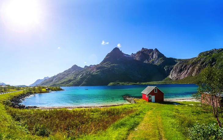 Trollfjord in den norwegischen Lofoten - © Sina Ettmer - stock.adobe.com