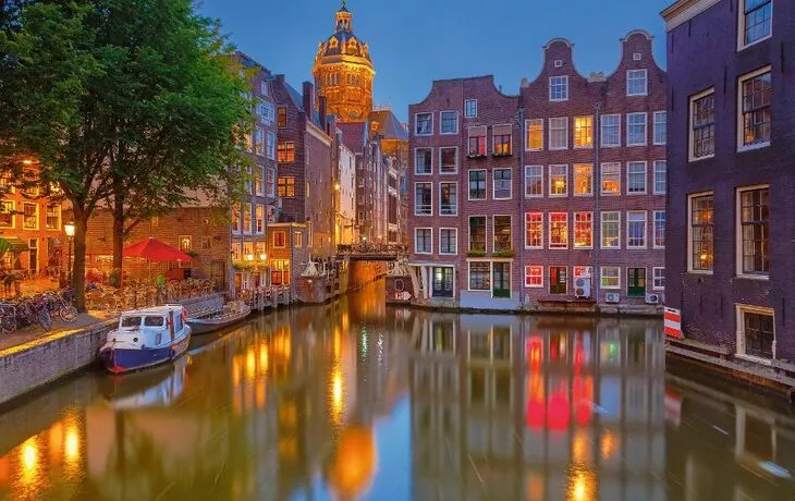 Abendstimmung in Amsterdam - © sborisov - Fotolia