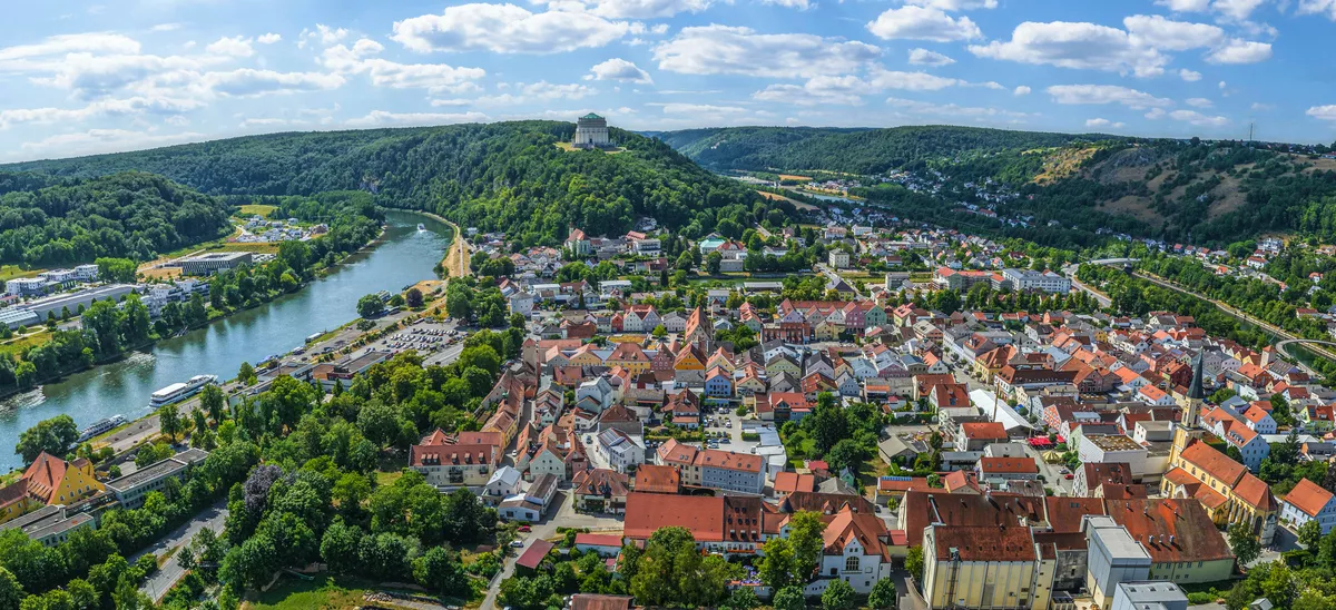 Kelheim an Donau und Main-Donau-Kanal - © ARochau - stock.adobe.com