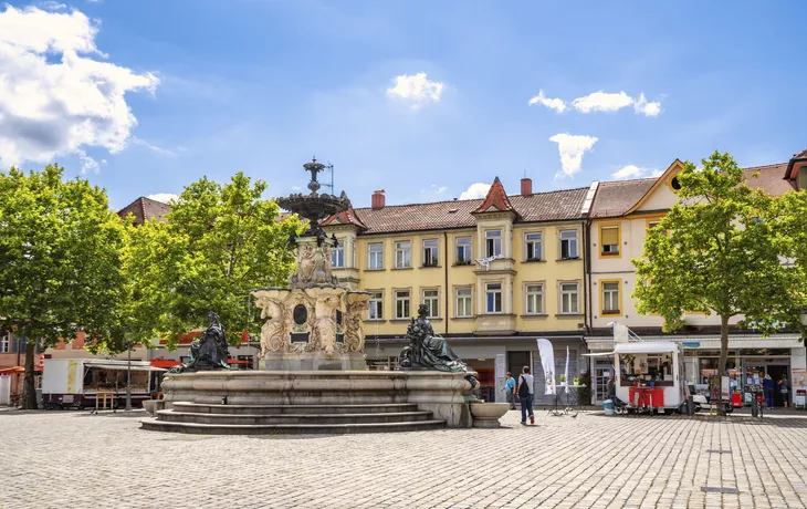 Schlossplatz in Erlangen - © Sina Ettmer - stock.adobe.com