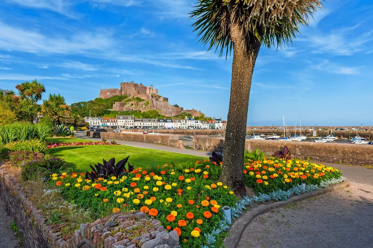 Gorey Castle auf Jersey - © allard1 - stock.adobe.com