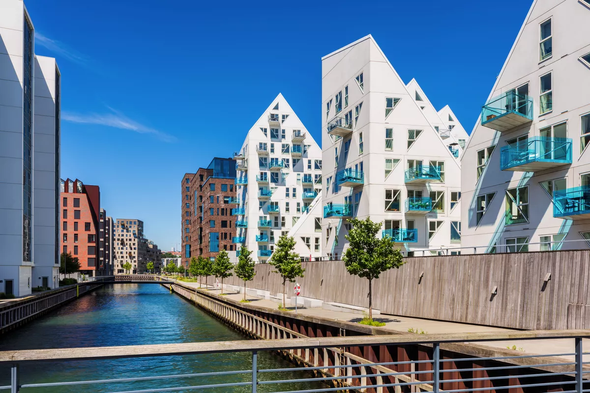 moderne Wohnungen am Kanal in Aarhus, Dänemark - © allard1 - stock.adobe.com