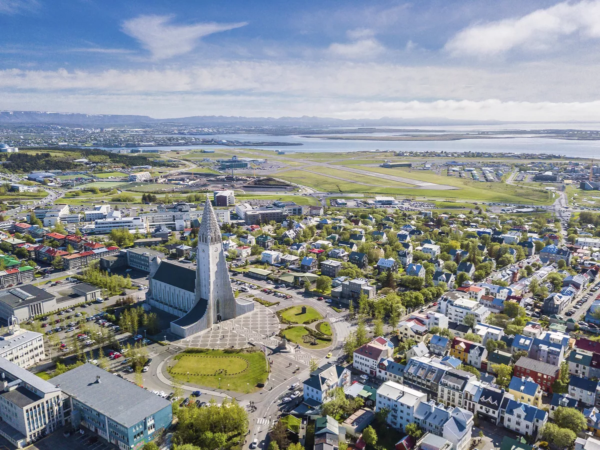 Reykjavík mit Halgrimskirche - © Getty Images/iStockphoto