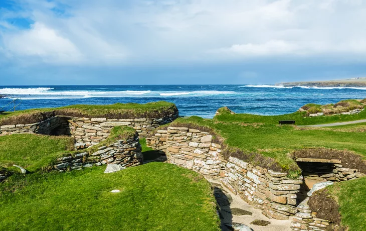 Skara Brae, eine jungsteinzeitliche Siedlung auf Orkney, einem Archipel in Schottland - ©XtravaganT - stock.adobe.com