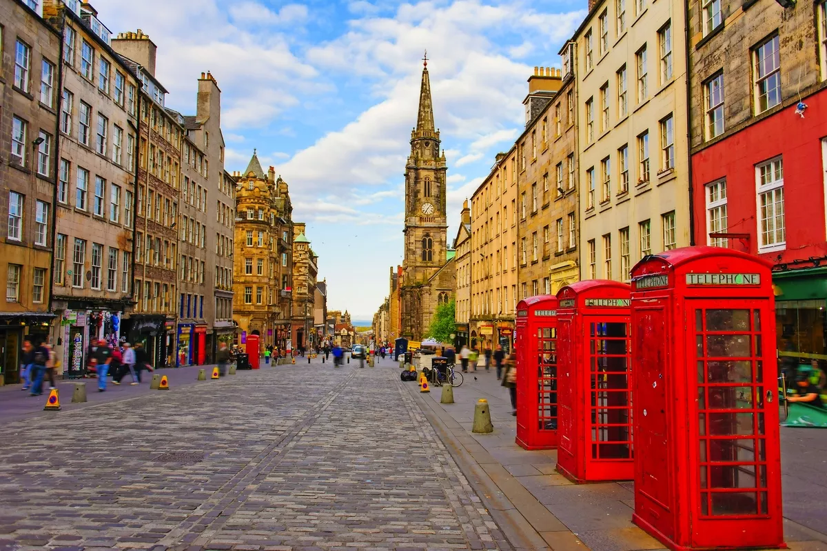Blick auf die Strasse von Edinburgh - © Richie Chan - Fotolia