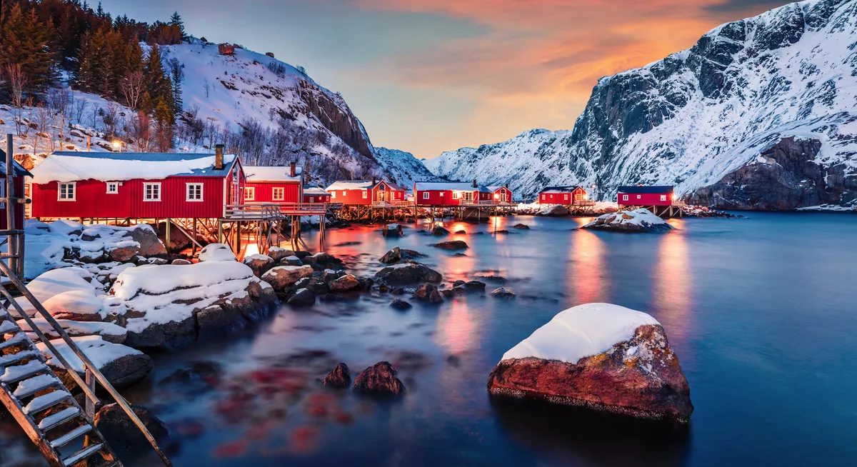Insel Flakstadøy am Nusfjord - © Andrew Mayovskyy - stock.adobe.com