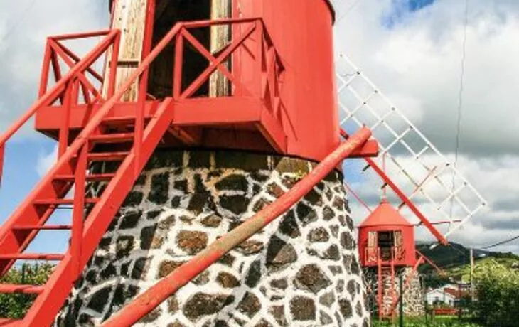Windmühlen sind auf den Inseln der Azoren - © josephotographie.de - Fotolia