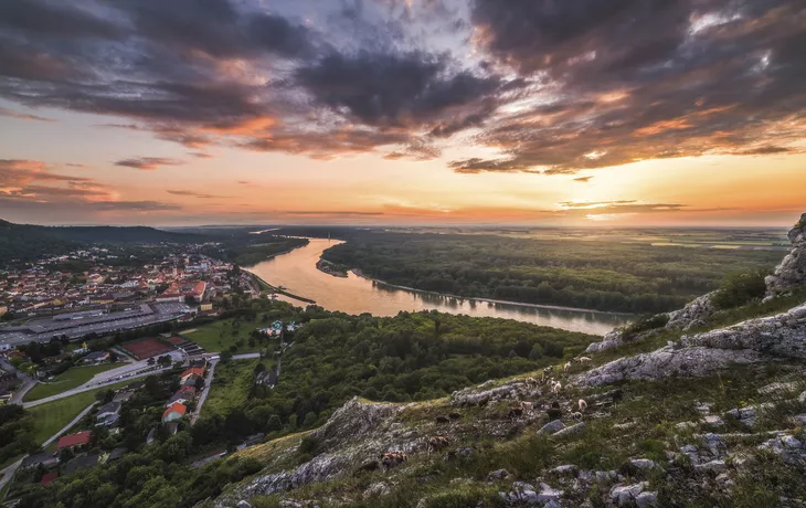Abendstimmung über der Hainburger Au - © ©kaycco - stock.adobe.com