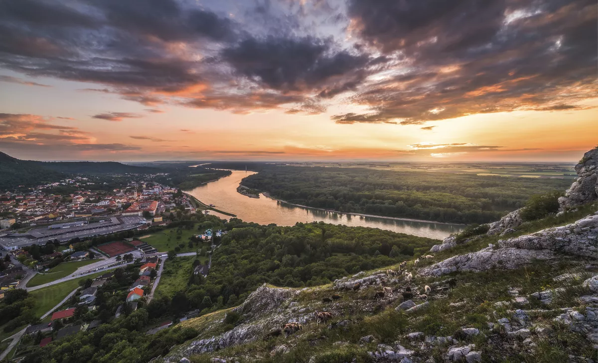Abendstimmung über der Hainburger Au - © ©kaycco - stock.adobe.com