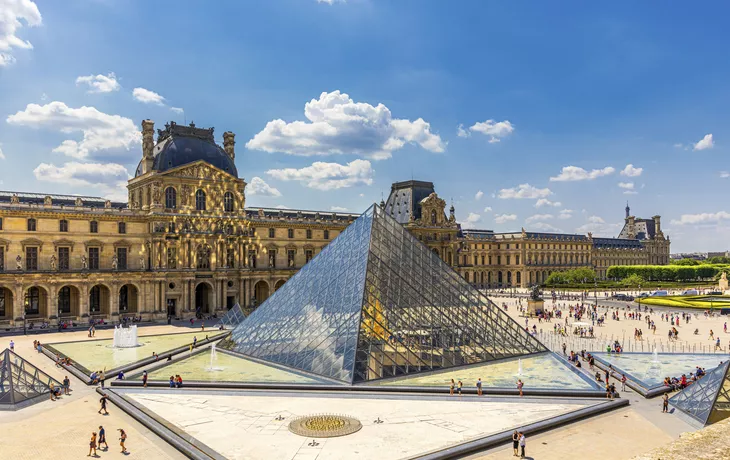 Eingang zum Louvre in Paris - © (C) 2018 Liubomir Paut. All Rights Reserved.