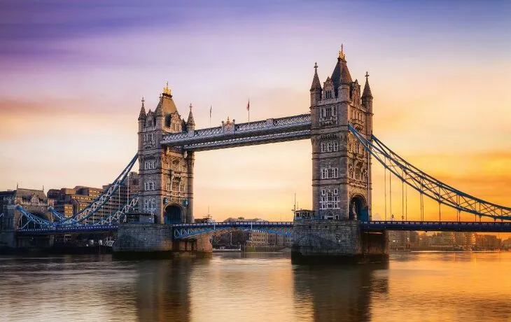 Tower Bridge Londres Angleterre - © Beboy - Fotolia