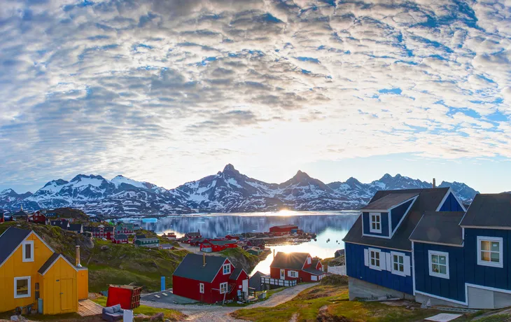 bunte Häuser in Tasiilaq, Ostgrönland - © muratart - stock.adobe.com