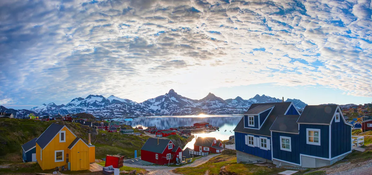 bunte Häuser in Tasiilaq, Ostgrönland - © muratart - stock.adobe.com