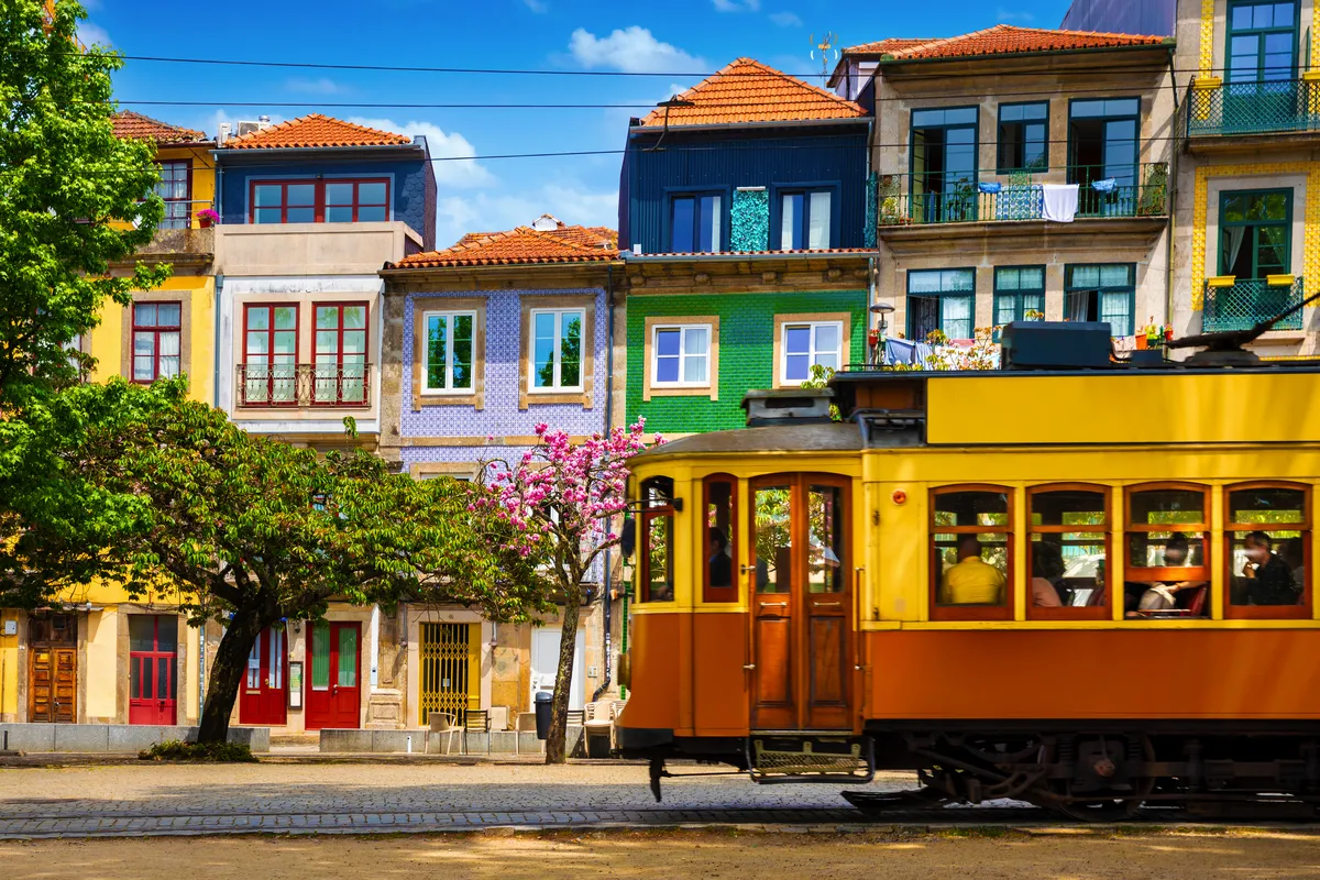 Porto an einem schönen Sommertag - © Aleh Varanishcha - stock.adobe.com
